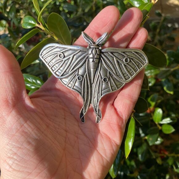 Cottagecore Lunar Moth Hair Accessory Silver Tone, engraved details, Clip - Picture 3 of 4